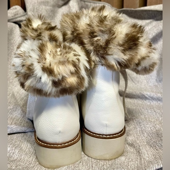 White Mountain Glamorous Lug Sole Shearling Booties from Macy’s Sz 7.5 - Picture 7 of 8